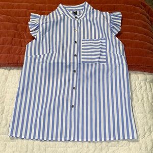 Ruffled sleeve collars, sleeveless, blue/white top